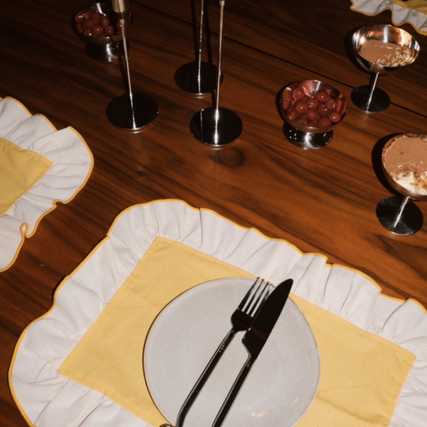 ruffled placemat butter yellow & cream
