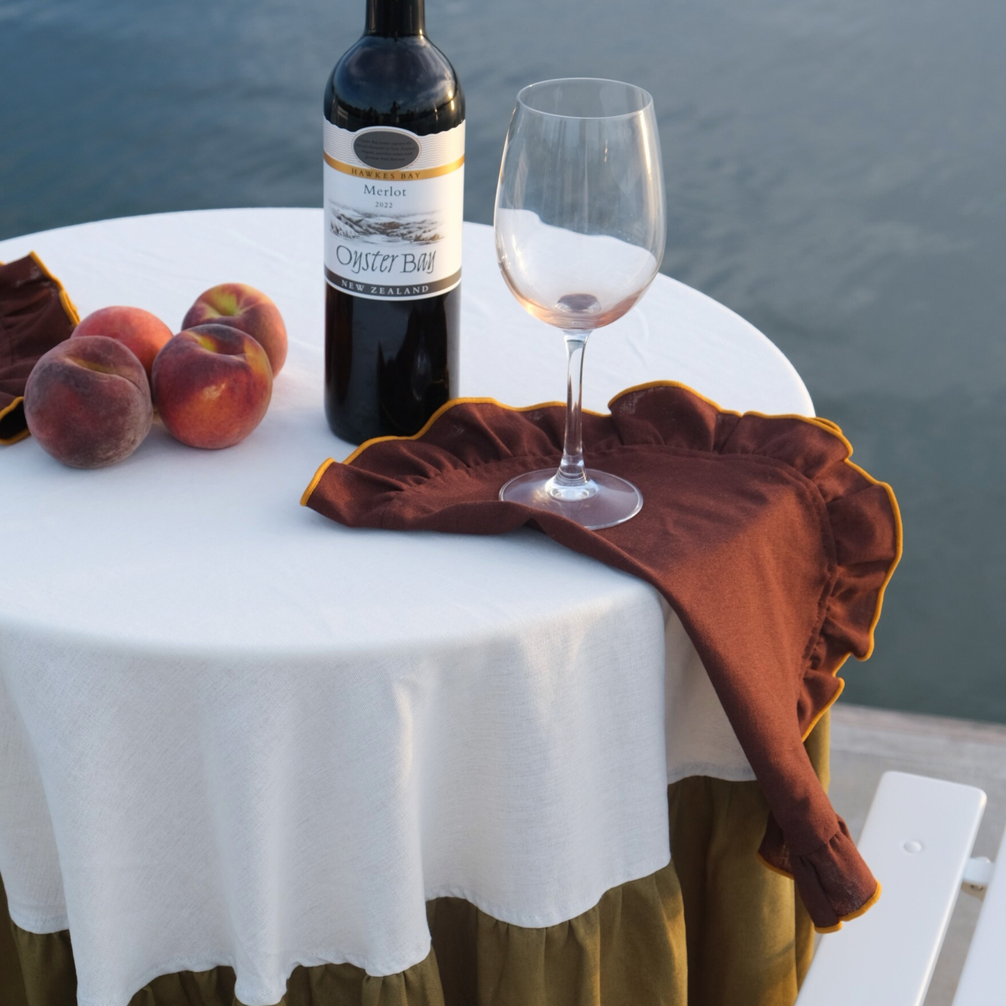 round ruffled placemat wood - set of 2