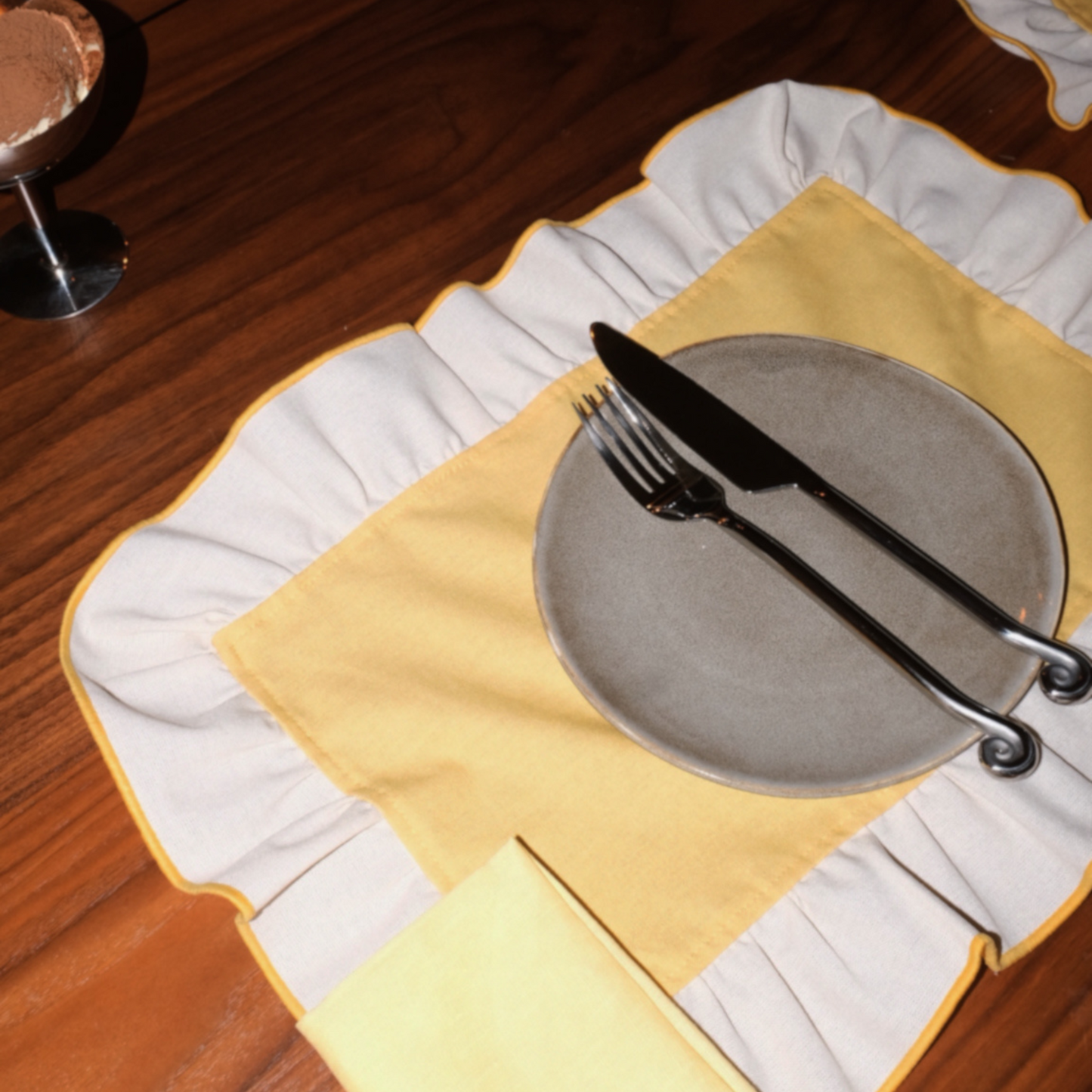 ruffled placemat butter yellow & cream