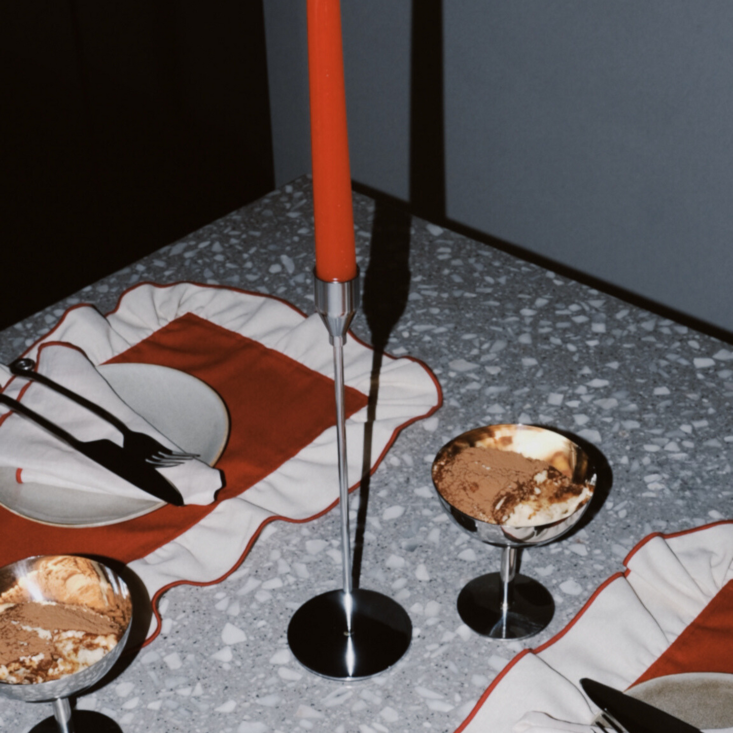 ruffled placemat red & cream