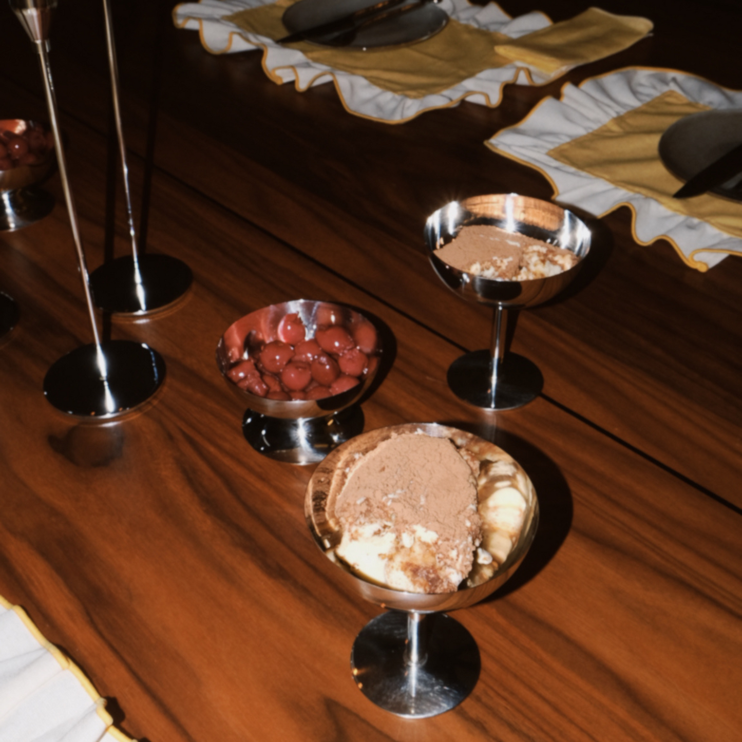 mesa sorbetes - ice cream coupe (tall)