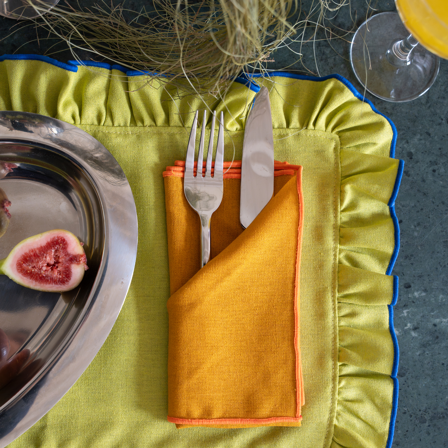 ruffled placemat lime